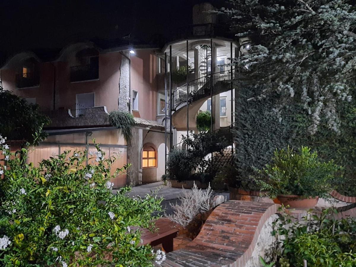 Parco Sogni D'Oro Aparthotel Montella Exterior photo