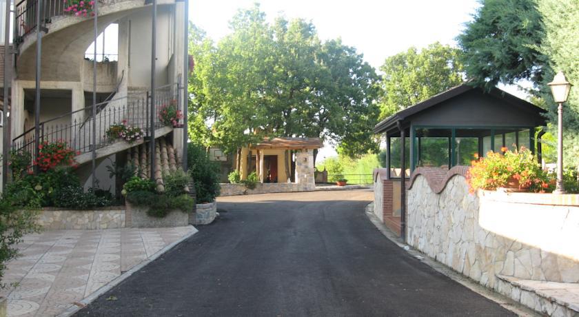 Parco Sogni D'Oro Aparthotel Montella Exterior photo