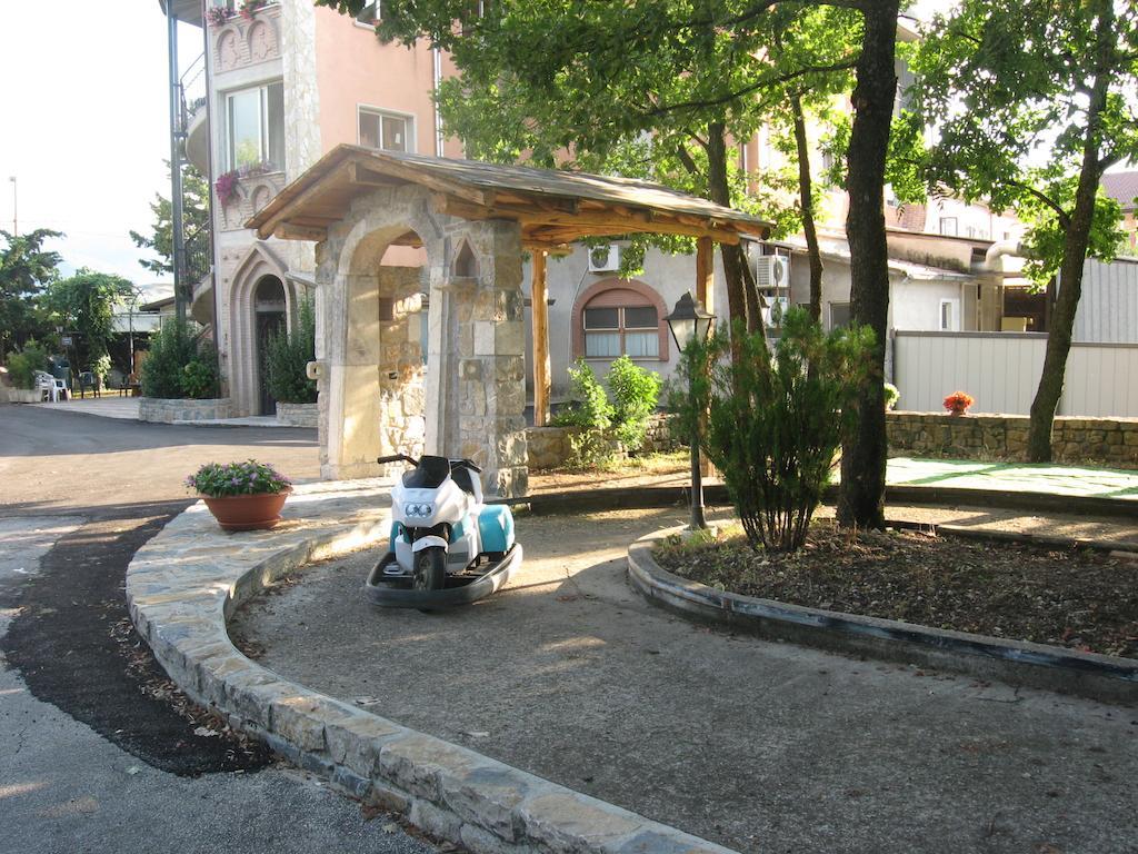 Parco Sogni D'Oro Aparthotel Montella Exterior photo